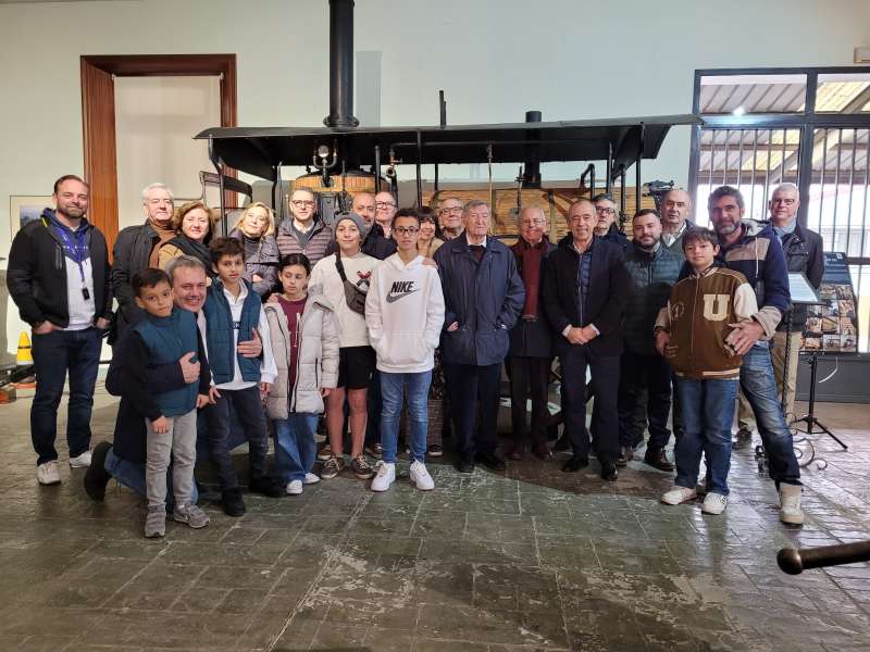 Un grupo de 25 personas, socios y familiares de Propeller Valencia, participÃ³ el pasado sÃ¡bado en la visita al Museo HistÃ³rico Militar de Valencia. /EPDA