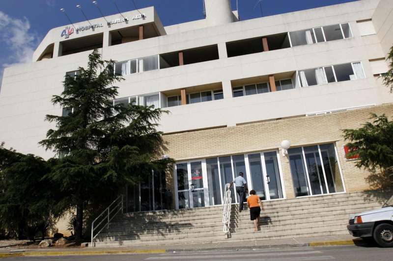 Fotografía de archivo del exterior del hospital de la Marina Alta de Dénia. EFE/Rubén Francés
