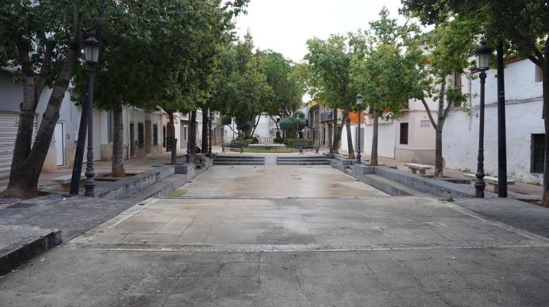 Els treballs de renovació integral de la plaça del Cor de Jesús de Manises. EPDA