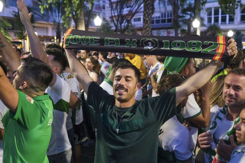 Aficionados del Elche en la celebracin del ascenso EFE Pablo MiranzoARCHIVO
