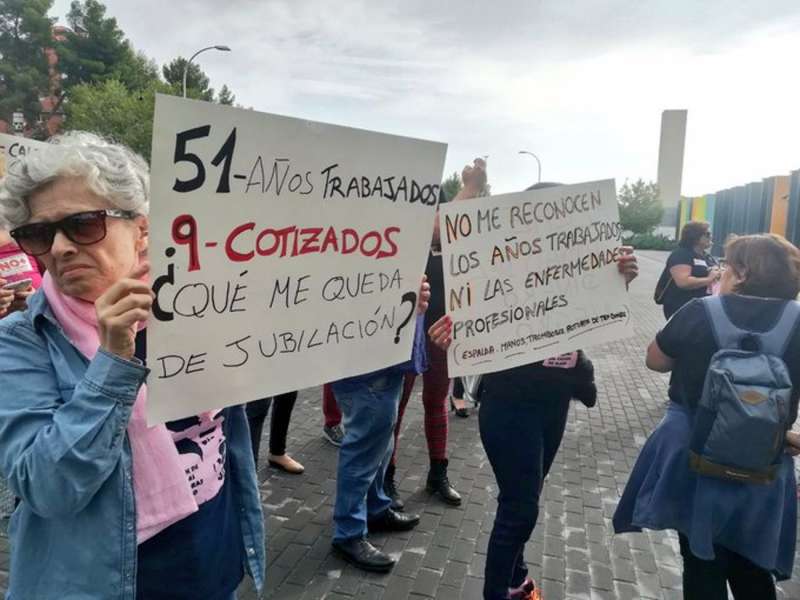 Un grupo de aparadoras de Elche, en una protesta anterior, en una imagen compartida en redes por la asociaciÃ³n ilicitana. /EFE