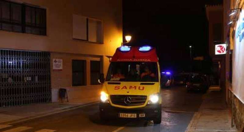 La vÃ­ctima ha sido trasladada al hospital Marina Baixa de La Vila Joiosa. /EPDA