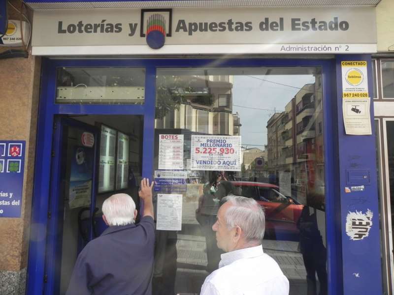 Imagen de archivo de una administración de loterías. EFE/Miguel Andújar/Archivo

