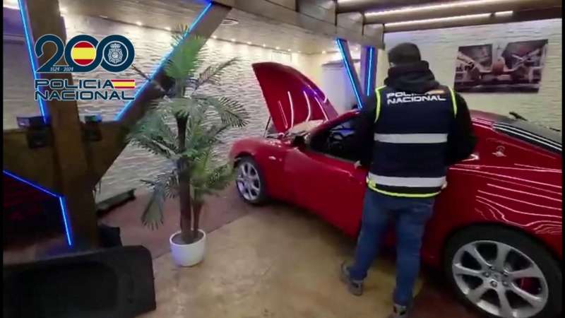 Detenida una red de compraventa de coches. EFE  Polic�a Nacional