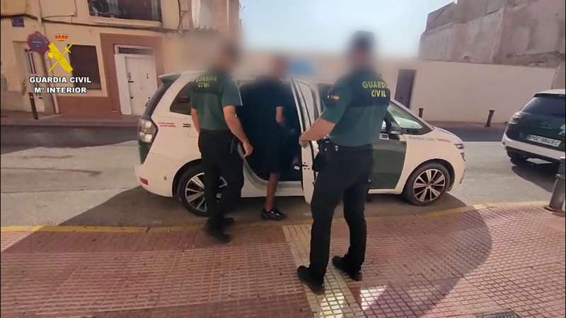 La Guardia Civil detiene al autor de una oleada de robos en Mutxamel y San Juan. EFEGuardia Civil