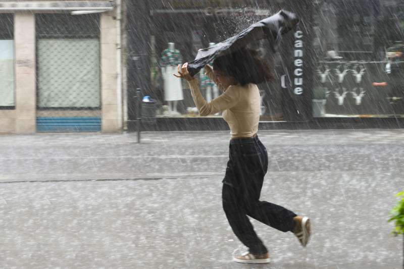 Fuertes chaparrones por lluvias y tormentas. EFE lvaro Del OlmoArchivo