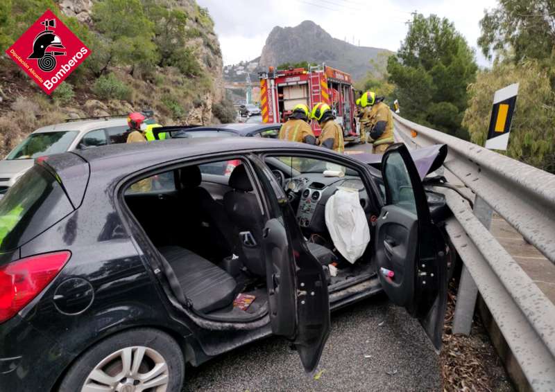 Escenario del accidente, en una imagen compartida por el Consorcio de Bomberos de Alicante. /EPDA