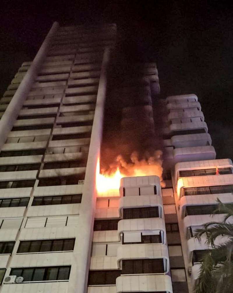 El edificio de Benidorm en llamas. Consorcio de Bomberos