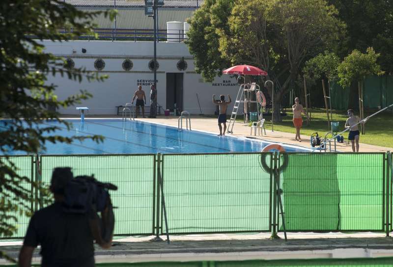 Una piscina se prepara para la entrada de pblico  Foto: EFE
