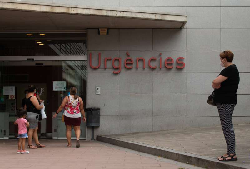 Entrada a Urgencias de un centro sanitario. EFE/Alejandro GarcÃ­a/Archivo
