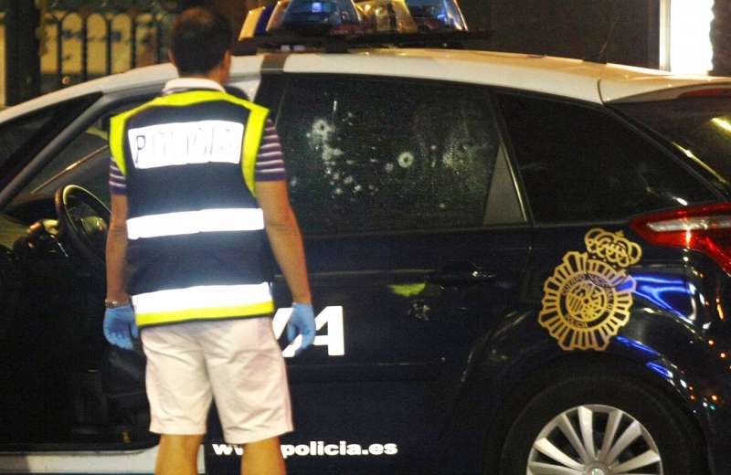 La Policía Nacional interviene en un atraco en Alicante. Archivo/EFE / Manuel Lorenzo.