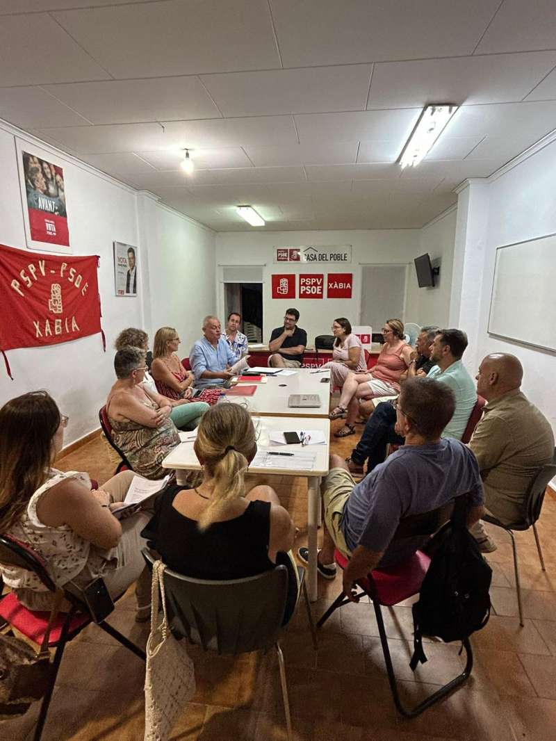 Alicante.- El PSPV-PSOE de la Marina Alta ha exigido a sus compaeros concejales del ayuntamiento de Els Poblets que retiren la mocin de censura presentada este mircoles con el PP y un partido independiente contra el alcalde, Jos Luis Mas, de Comproms  Foto: EFEPSPV-PSOE
