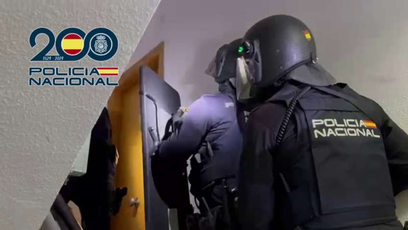 Momento de la operacin, en una imagen difundida por Polica Nacional.
