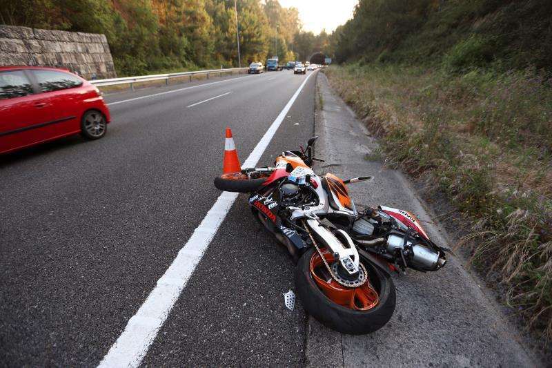 Imagen de archivo de una moto accidentada. /EPDA