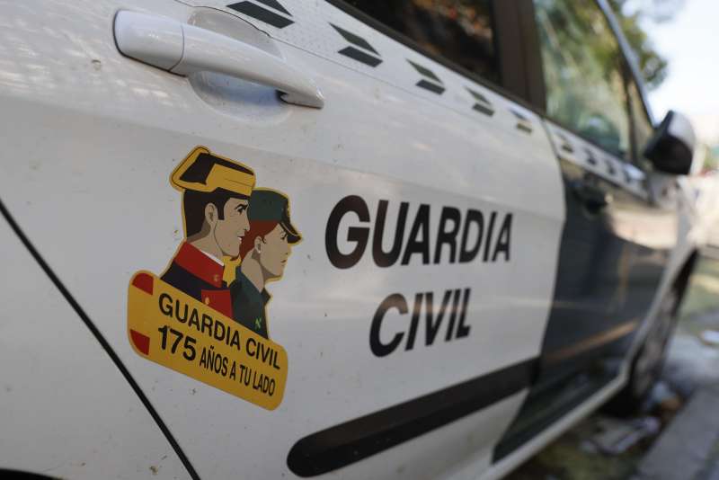  Coche de la Guardia Civil con el logotipo de la conmemoraci�n del 175 aniversario de la Guardia Civil. EFEMariscal