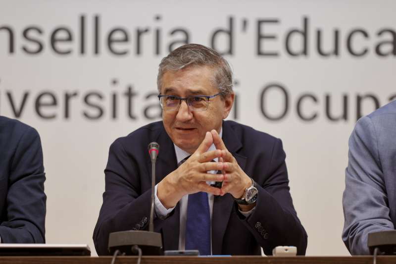 El conseller de Educacin, Universidades y Empleo, Jos Antonio Rovira, durante la presentacin de la campaa de admisin de alumnado para el curso escolar 20242025 en la Comunitat Valenciana. ArchivoEFEManuel Bruque
