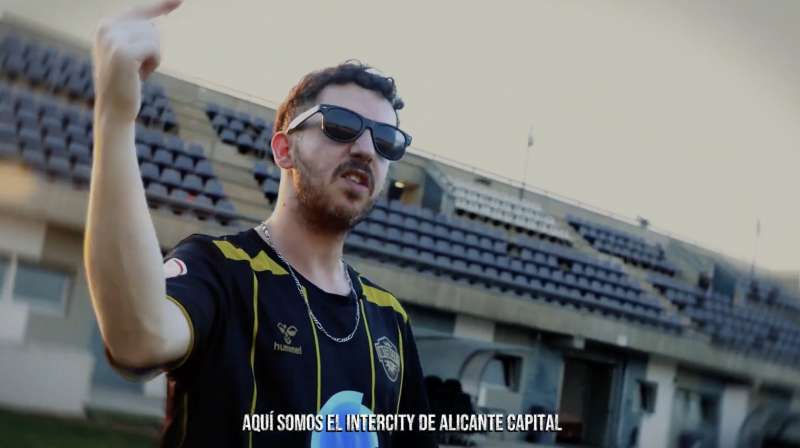 El freestyler alicantino Compare Flow pone voz a la temporada 2025-2026