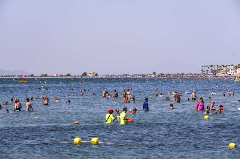 Imagen de archivo de una playa de Santa Pola (Alicante). EFEPablo Miranzo