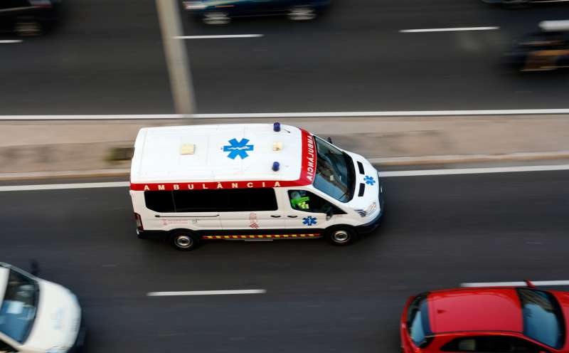 El trabajador ha sido desplazado de urgencia al Hospital General de Alicante. /EPDA