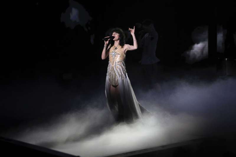 La cantante Alice Wonder, durante su actuación en la primera semifinal del Benidorm Fest 2023, celebrada este martes. EFE/Morell
