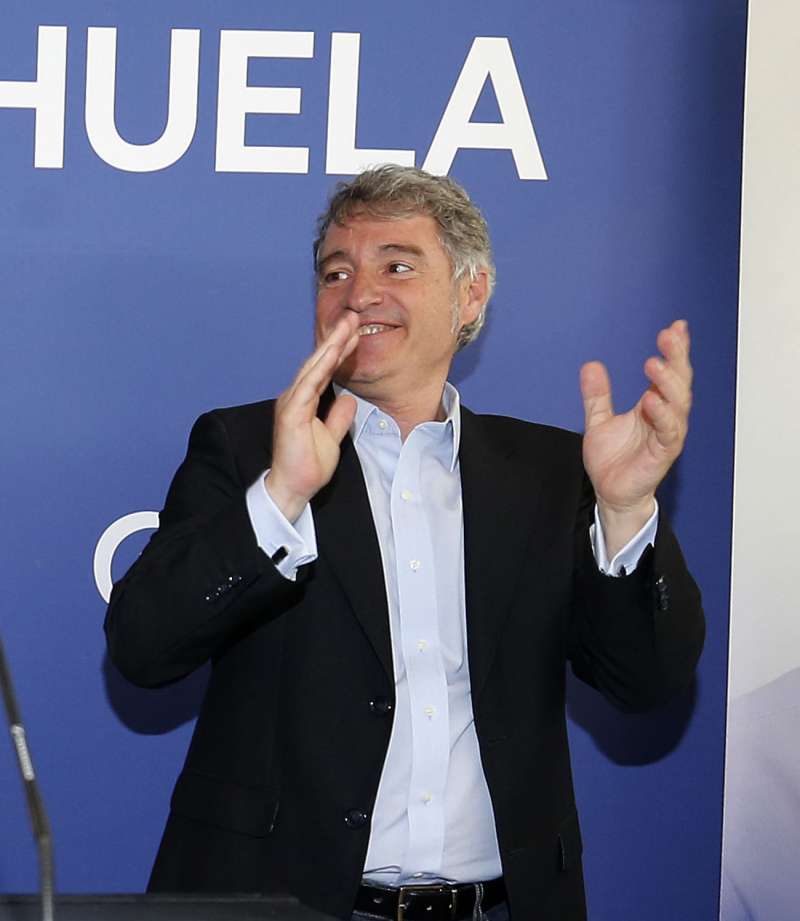 El candidato del PP a la alcaldía de Orihuela, José Vegara, en una imagen del pasado viernes. EFE/Manuel Lorenzo
