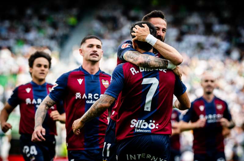 Un instante durante el partido. LEVANTE UD