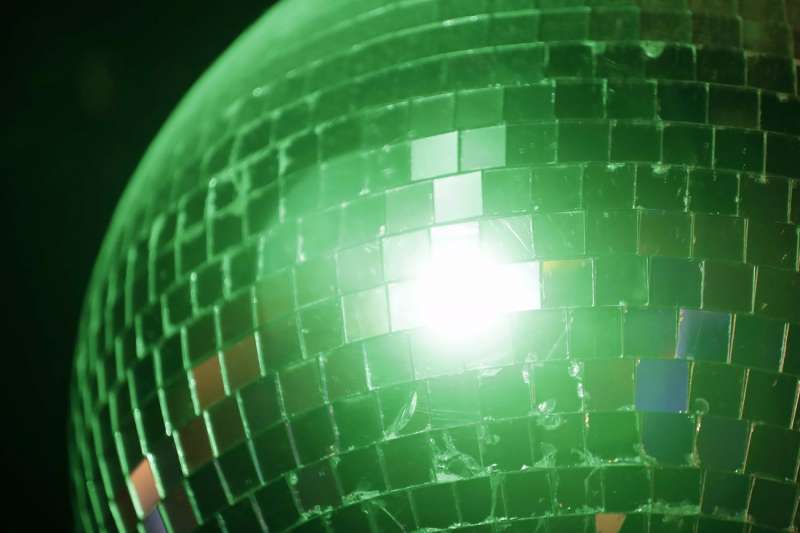 Esfera de luces de una discoteca. /EFE
