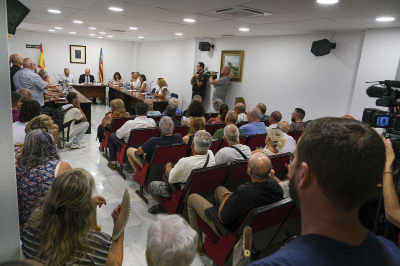 En la imagen el saln de plenos del ayuntamiento momentos antes de suspenderse. EFEPablo Miranzo