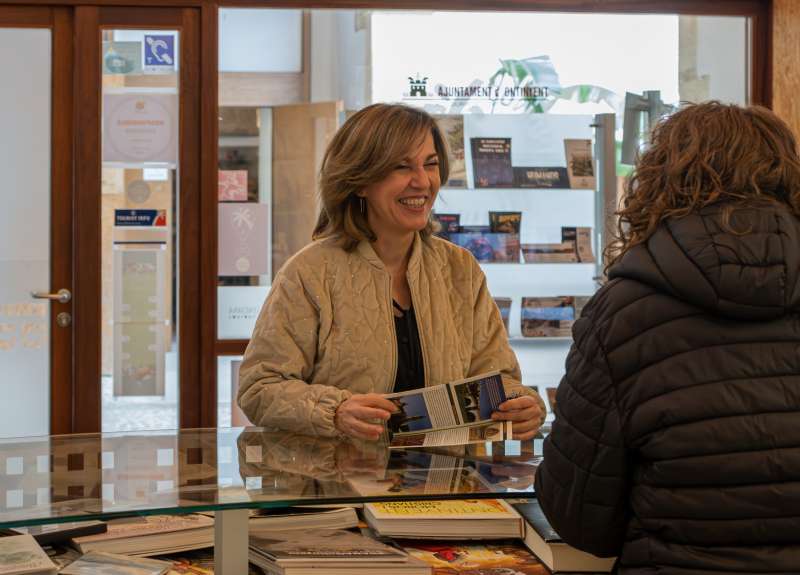Es faran recorreguts guiats per les torres i muralles medievals, el Palau de La Vila i el convent dels Franciscans./ EPDA