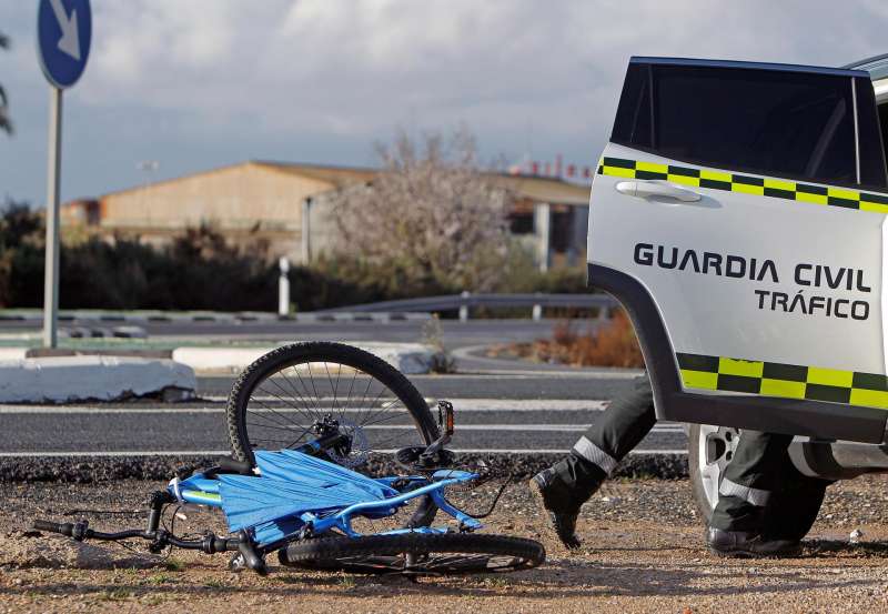 Imagen de archivo de un accidente de una bicicleta. EFEMorellArchivo
