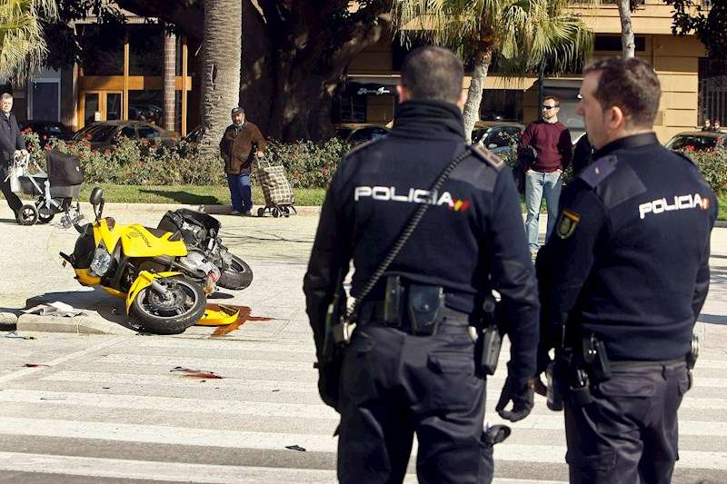 Estado de la moto tras el accidente. /EFE