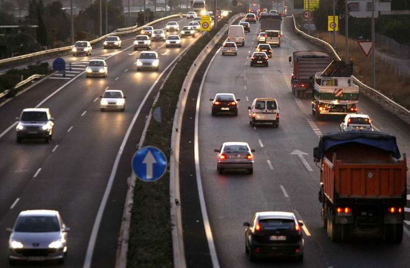 Imagen de archivo de una carretera en Alicante. EFE/Manuel Lorenzo