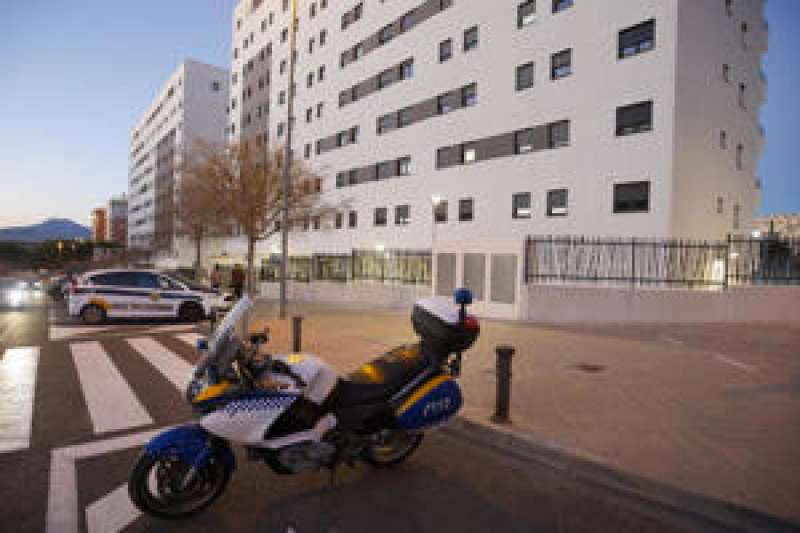 Vista general de los bloques de las 140 viviendas de protecci�n p�blica (VPP) sometidas a investigaci�n en la Playa de San Juan donde la La Polic�a Local de Alicante ha iniciado este martes, poco despu�s de las 16.30 horas, un operativo para verificar si los adjudicatarios de residen realmente en el domicilio, seg�n han confirmado a EFE fuentes del ayuntamiento. EFEMorell