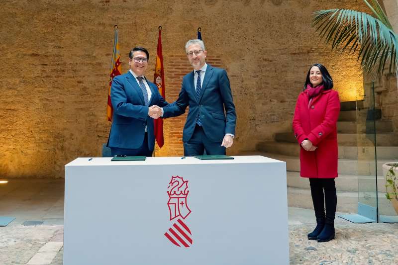 La Generalitat y el Banco Europeo de Inversiones firman un prÃ©stamo por importe de 50 millones para acometer nuevas inversiones en FGV. /EPDA
