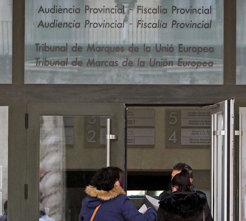 Entrada principal de la Audiencia Provincial de Alicante. EFE/Morell/Archivo
